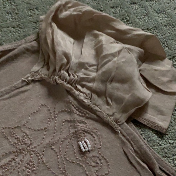 RW&CO beautiful flower detailing tee - Picture 3 of 8